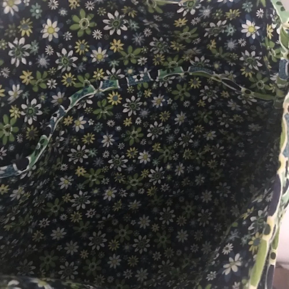 Vera Bradley Daisy Daisy messenger diaper bag